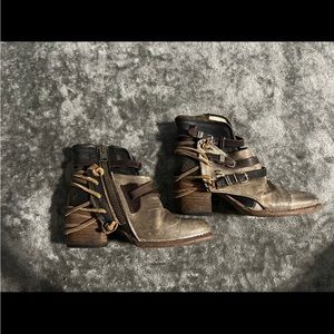 Freebird Crue brown real leather booties with straps Womens size 7 cowboy